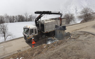 Dans les coulisses de la collecte de déchets en station de ski : un défi quotidien en haute montagne