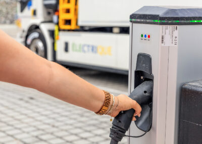 Borne de chargement pour les camions électriques