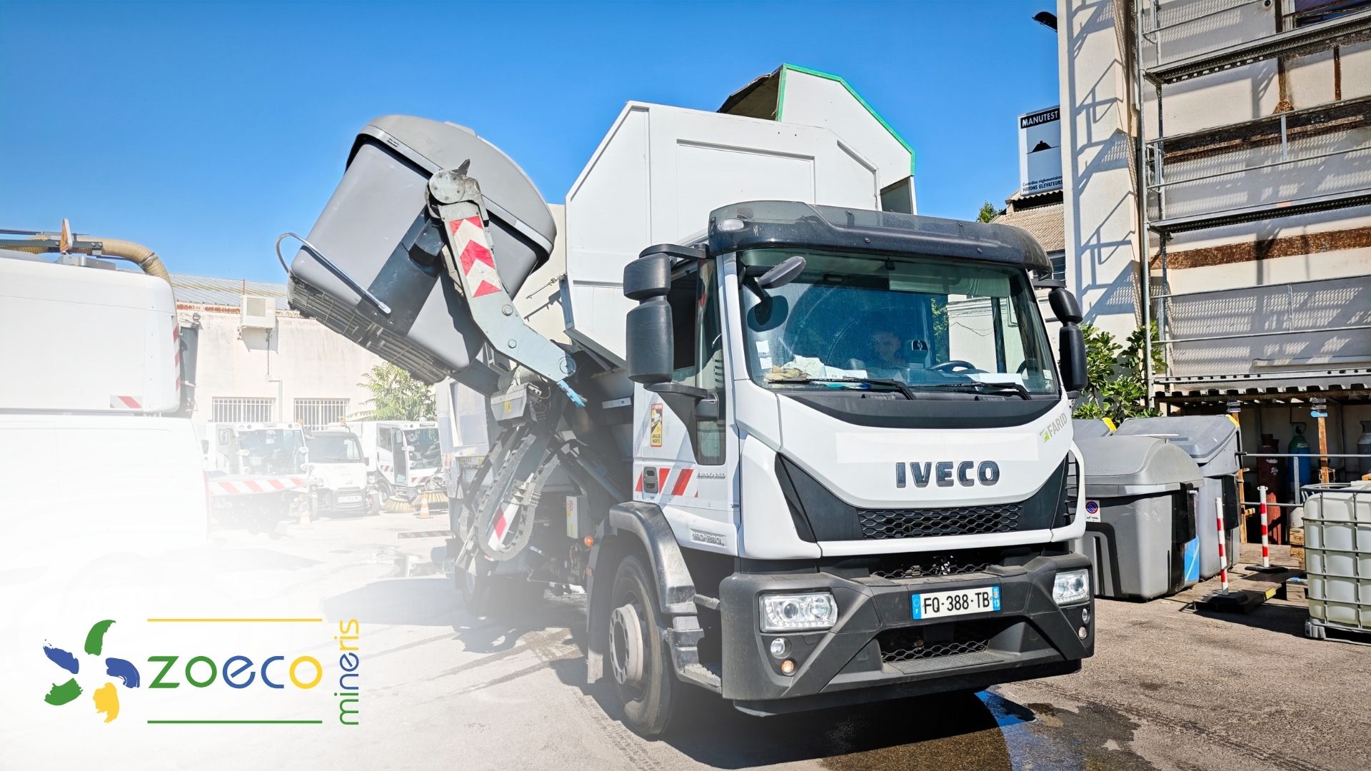 Zoeco intégration laveuse bacs gros volumes de Zoeco en train d'exécuter une prestation de lavage